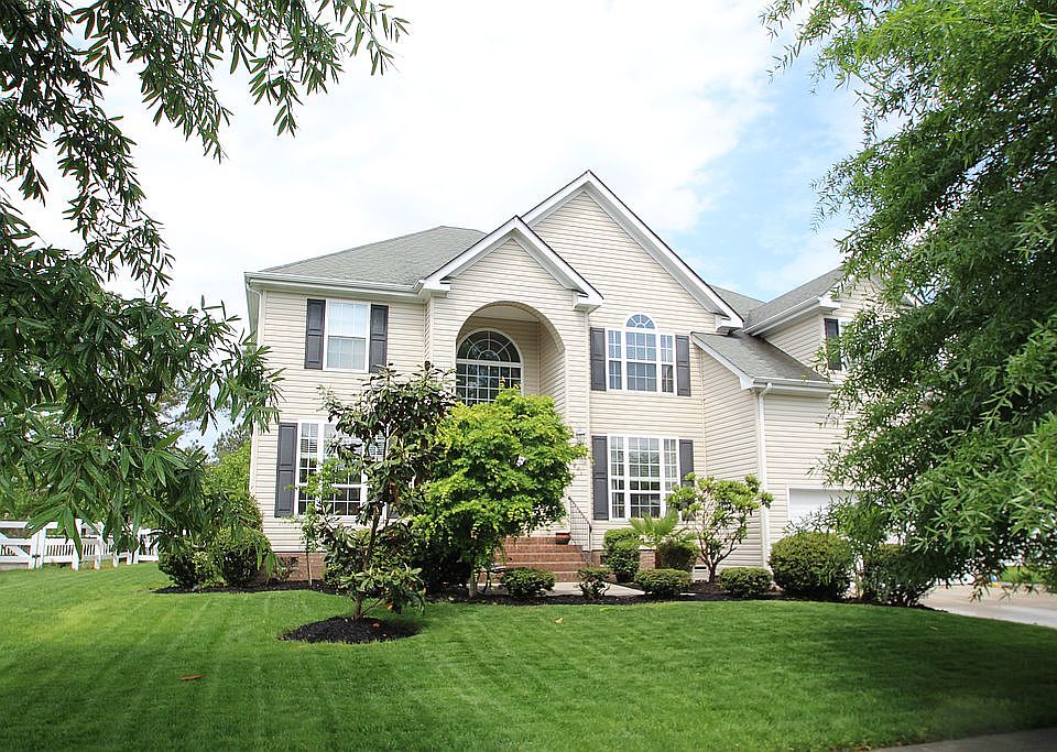 1st image of 3049 Clarke Dr