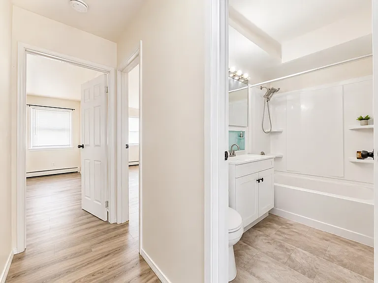 255 Schuyler Ave #18 — Photo 8