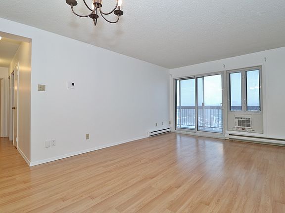 4th image of 158 McArthur Ave #803