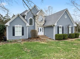 5400 Highpoint Dr, Crestwood, KY 40014