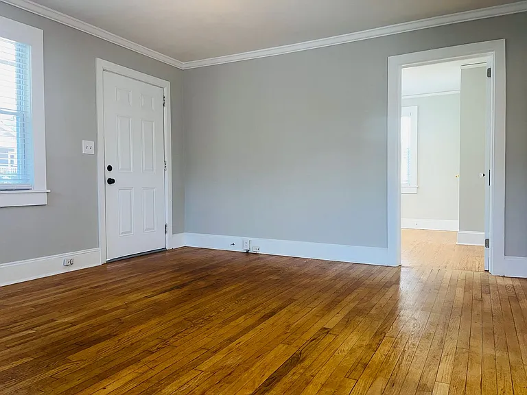 117 Boulevard — Photo 10