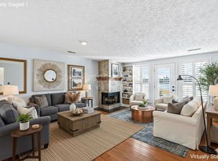9479 Sandpiper West Dr, Indianapolis, IN 46268
