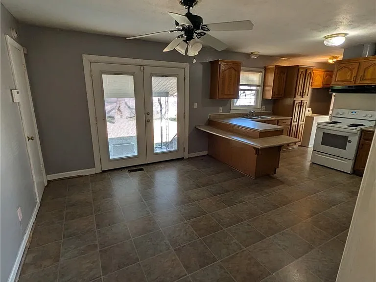 1403 Mack St — Photo 10