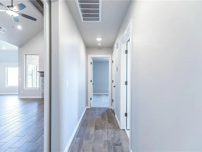 4201 Clevenger Dr — Photo 13