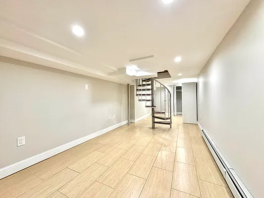 Rented by Astoria Realty | media 11
