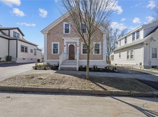 18 Mount Hope Ave, Bristol, RI 02809