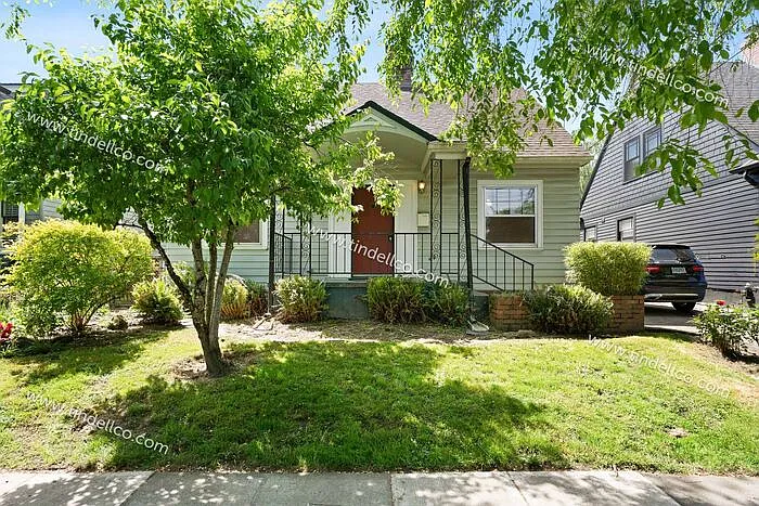 1314 SE Birch St — Photo 2