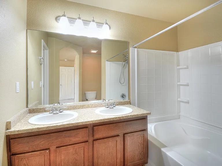 7687 Manistique Dr — Photo 13