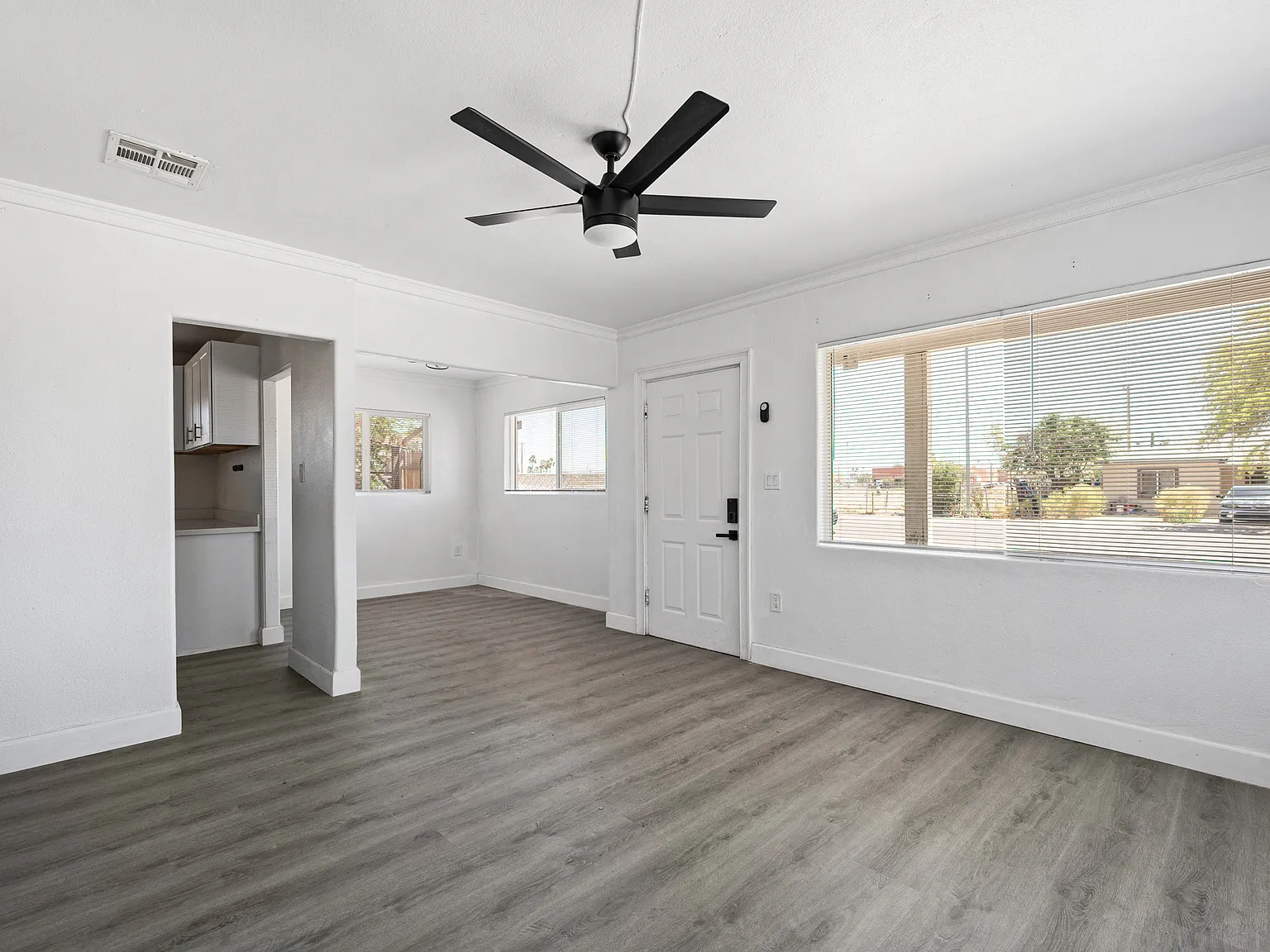 3 bed, $2,250 — Photo 3
