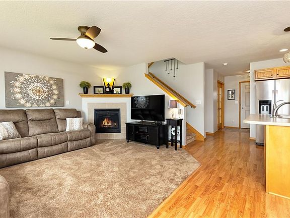 4th image of 300 Mulberry Dr NW