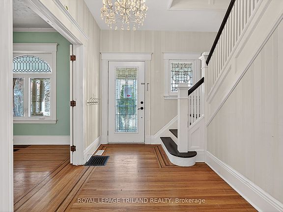 4th image of 40 Metcalfe St