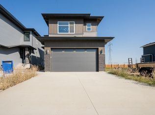 2904 1st Ave SW, Edmonton, AB T6X 2W4