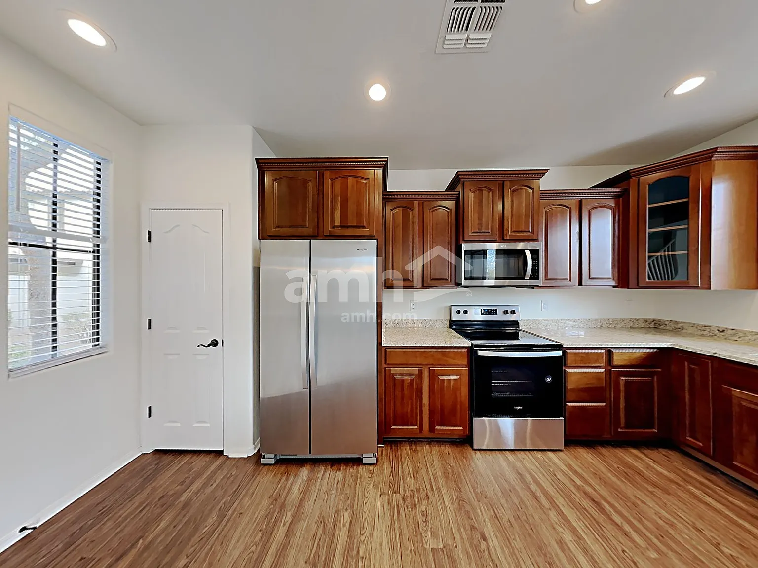 3 bed, 2.5 bath, 2092 sqft, $2,510 — Photo 4