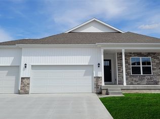 875 Melody Cir, Waukee, IA 50263