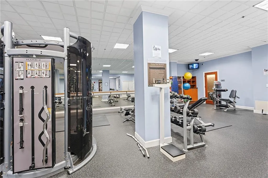 1 bed, 1.0 bath, 703 sqft, $1,100 — Photo 3