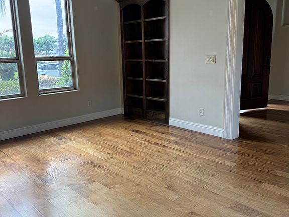 2nd image of 10370 Keystone Dr