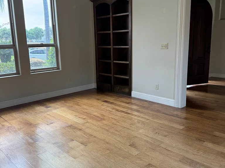10370 Keystone Dr — Photo 2