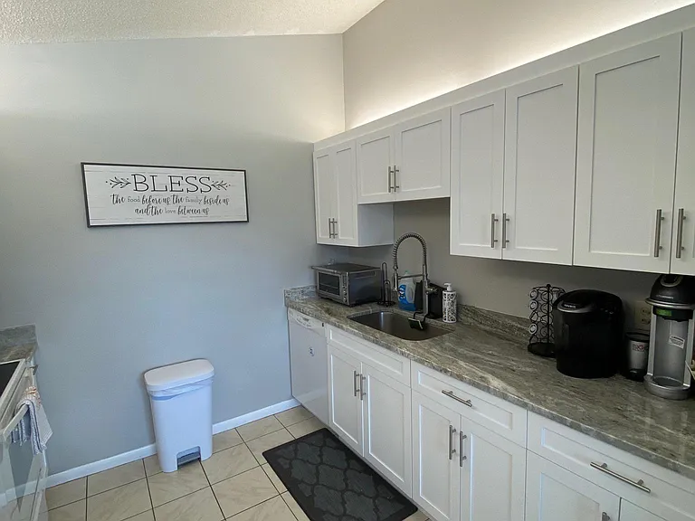 160 Stillwater Cir — Photo 5