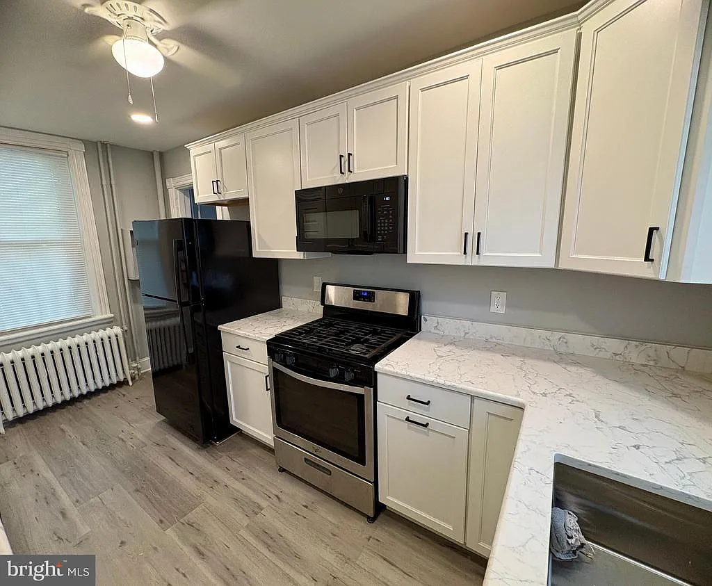 2 bed, 1.0 bath, 800 sqft, $2,475 — Photo 2