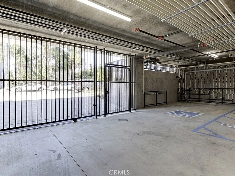 14810 Delano St #403 — Photo 9