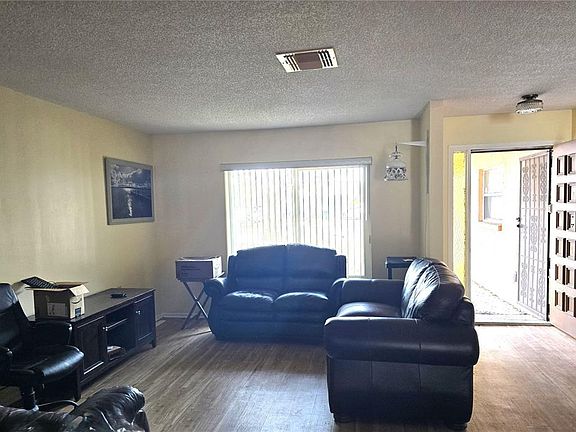 4th image of 10641 Timber Ln