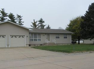 1028 E Oklahoma Ave, Grand Island, NE 68801