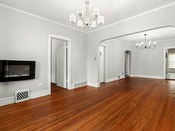 5th image of 7312 S Blackstone Ave