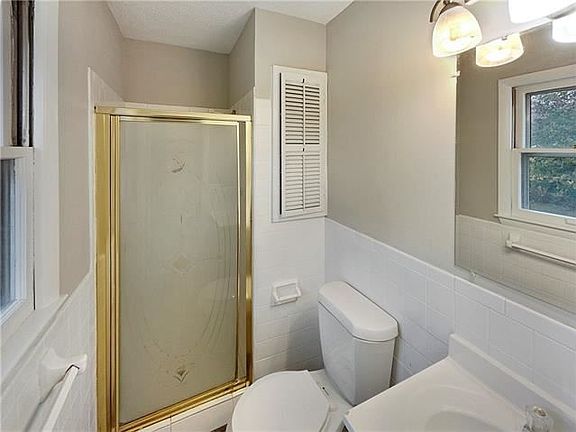 4th image of 10012 Richmond Dr