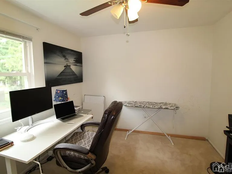 47 Linden Ln — Photo 17