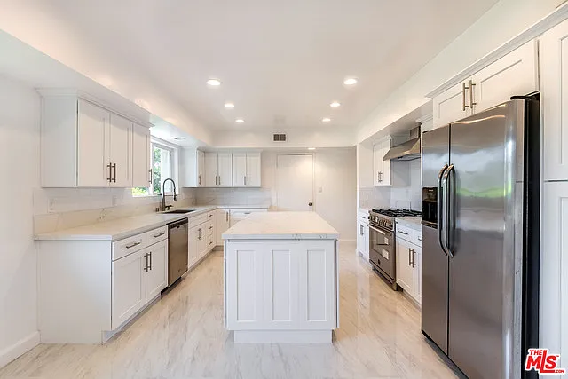 3318 Dona Maria Dr — Photo 4