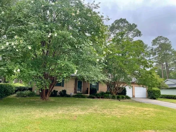 2202 S Sherwood Dr, Valdosta, GA 31602