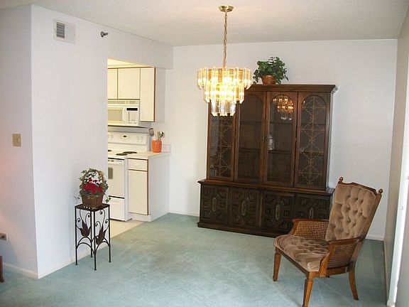 5th image of 18501 Wentworth Ave APT 1D