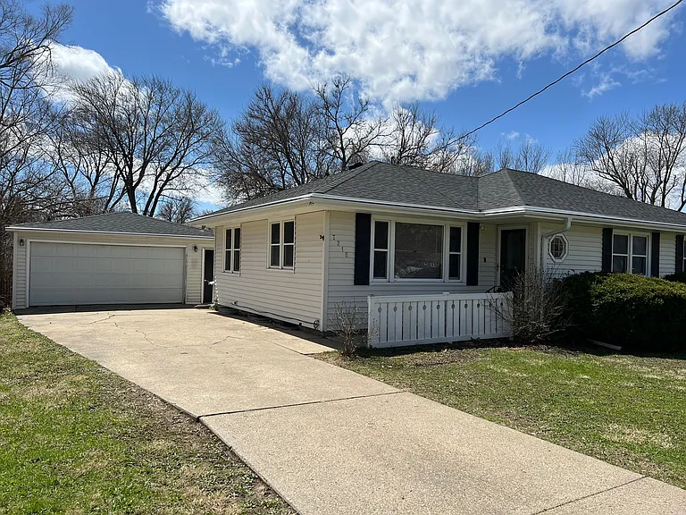 7218 Maryland Dr — Photo 2