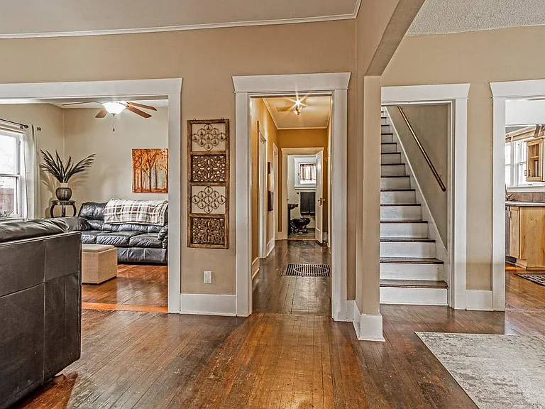 504 Newport Ave — Photo 6