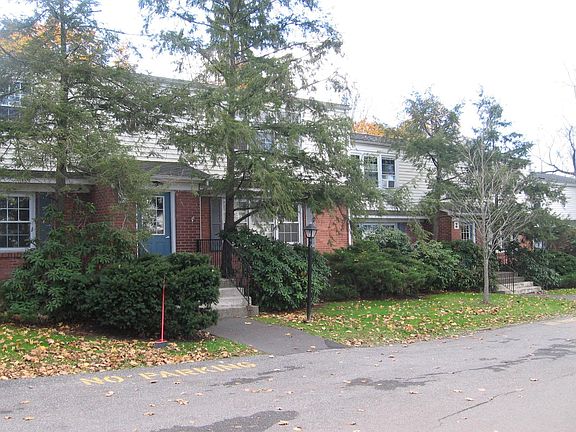 2nd image of 3 Huguenot St APT 1