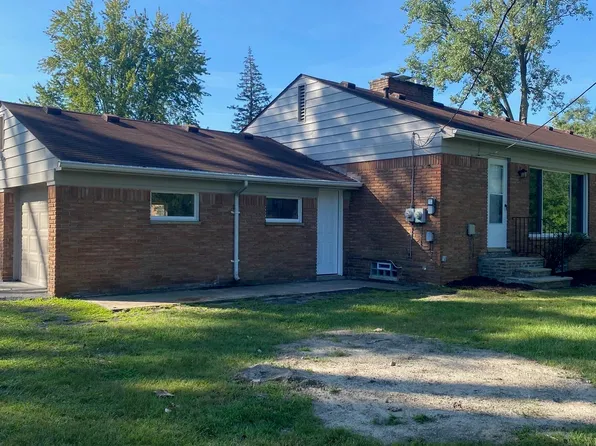 24499 Lee Baker Dr, Southfield, MI 48075