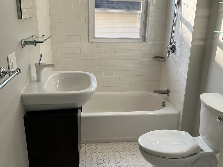 17 Jewel Ave — Photo 4