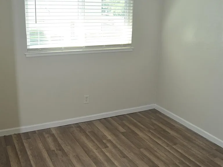 5919 Bamford Dr — Photo 16
