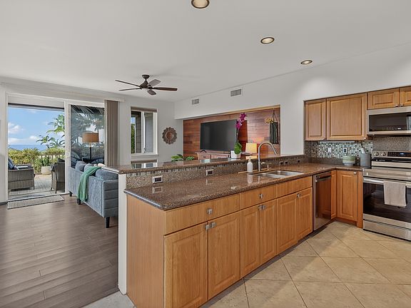 4th image of 75-6060 Kuakini Hwy APT E4