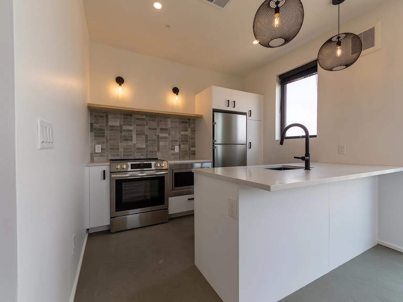 434 Santa Fe Drive - 301 — Photo 3