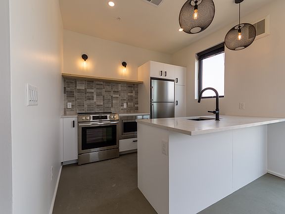 3rd image of 434 Santa Fe Dr #301