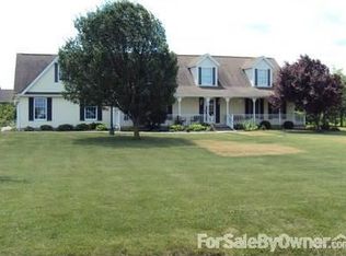 14909 Cross Creek Rd, Bowling Green, OH 43402