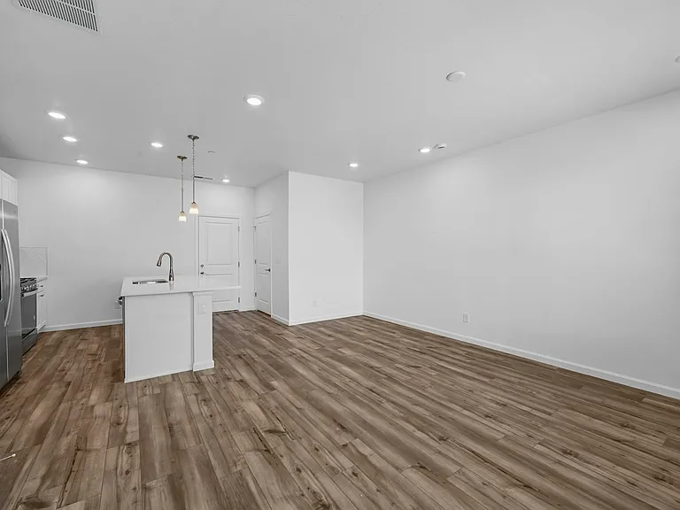 6817 Huddersfield Ln — Photo 7