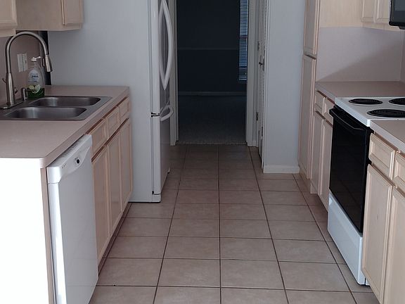7921 Pecan Drive-Kitchen