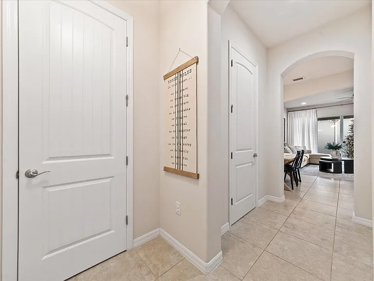 4938 Sprint Cir — Photo 3