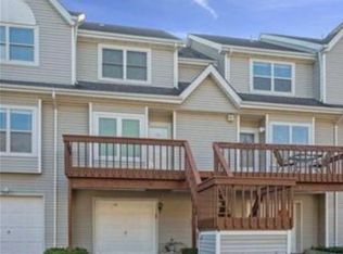93 Leeward Ln, Pt Jefferson, NY 11777