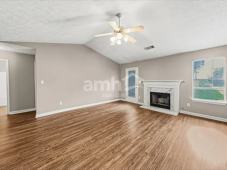 1300 Wilkes Crest Dr — Photo 6