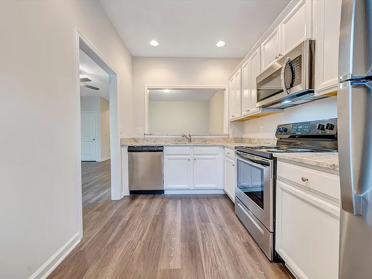5388 Laurel Crest Ln — Photo 3