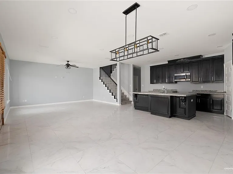 5307 N Crown Point — Photo 3