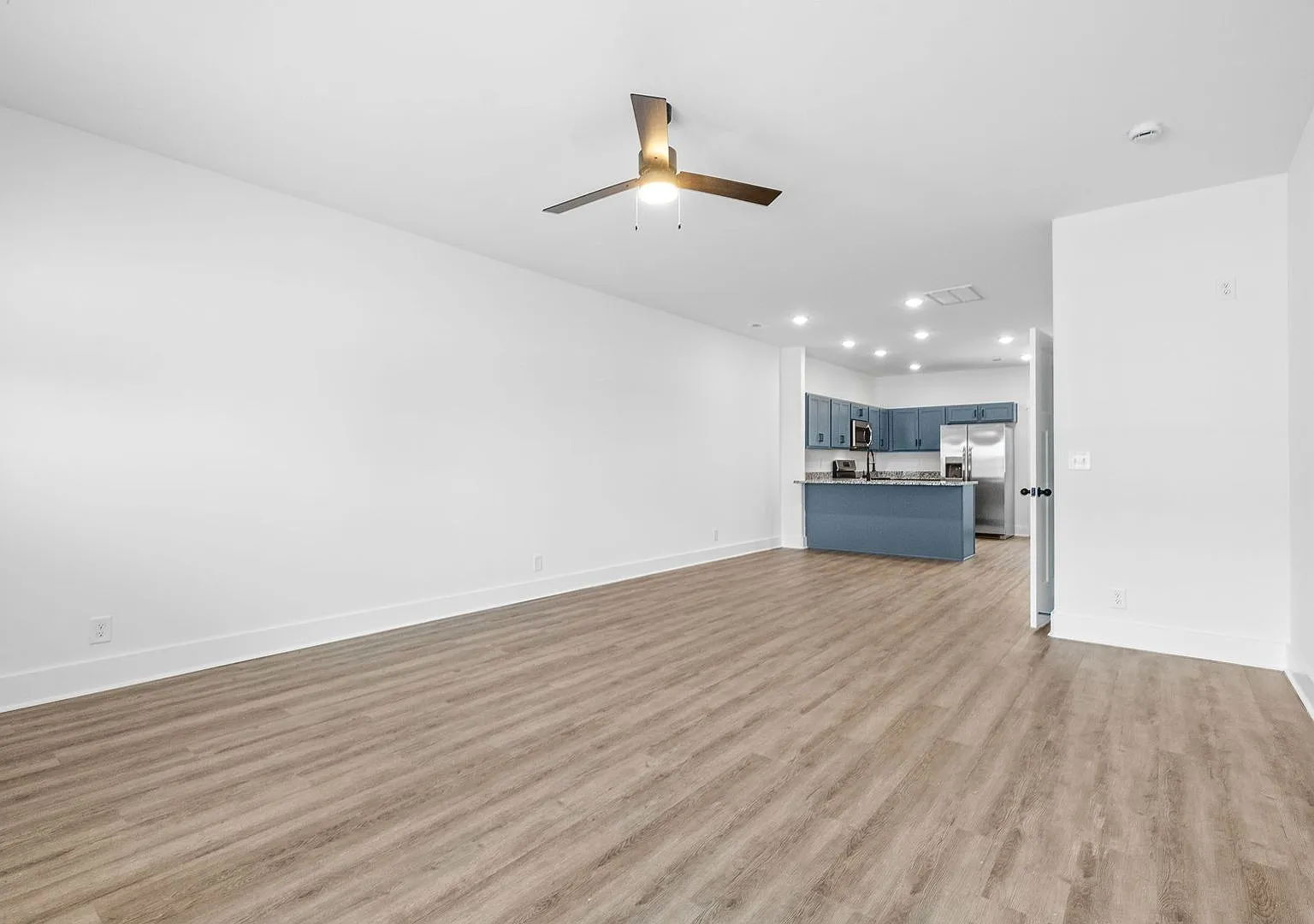 Luxury Townhome For Rent Near Billy Dunlop Park! — Photo 4